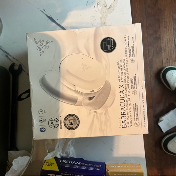 Razer Barracuda X Mercury Edition - Cream